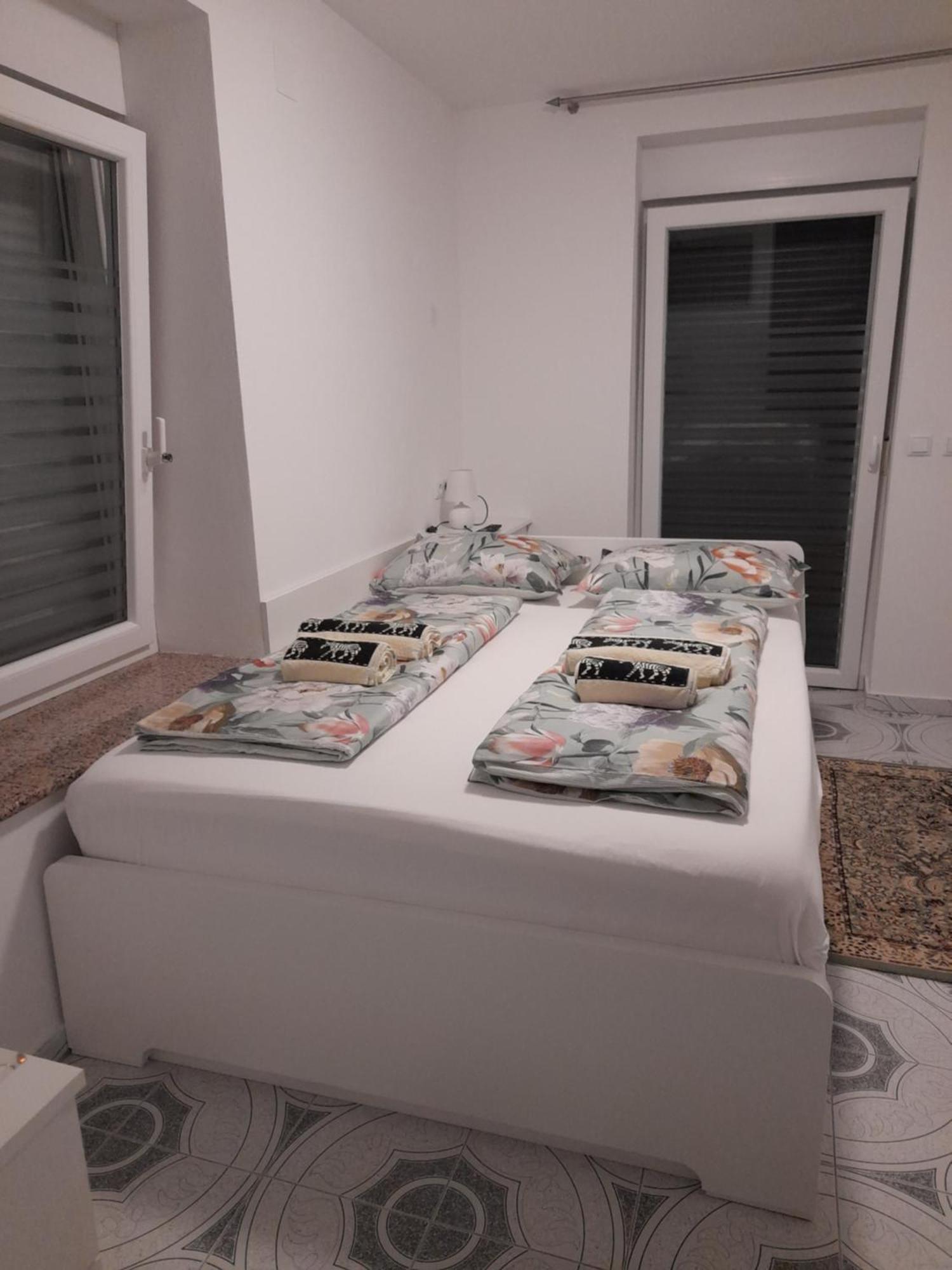 Apartments Donella Umag Exterior foto