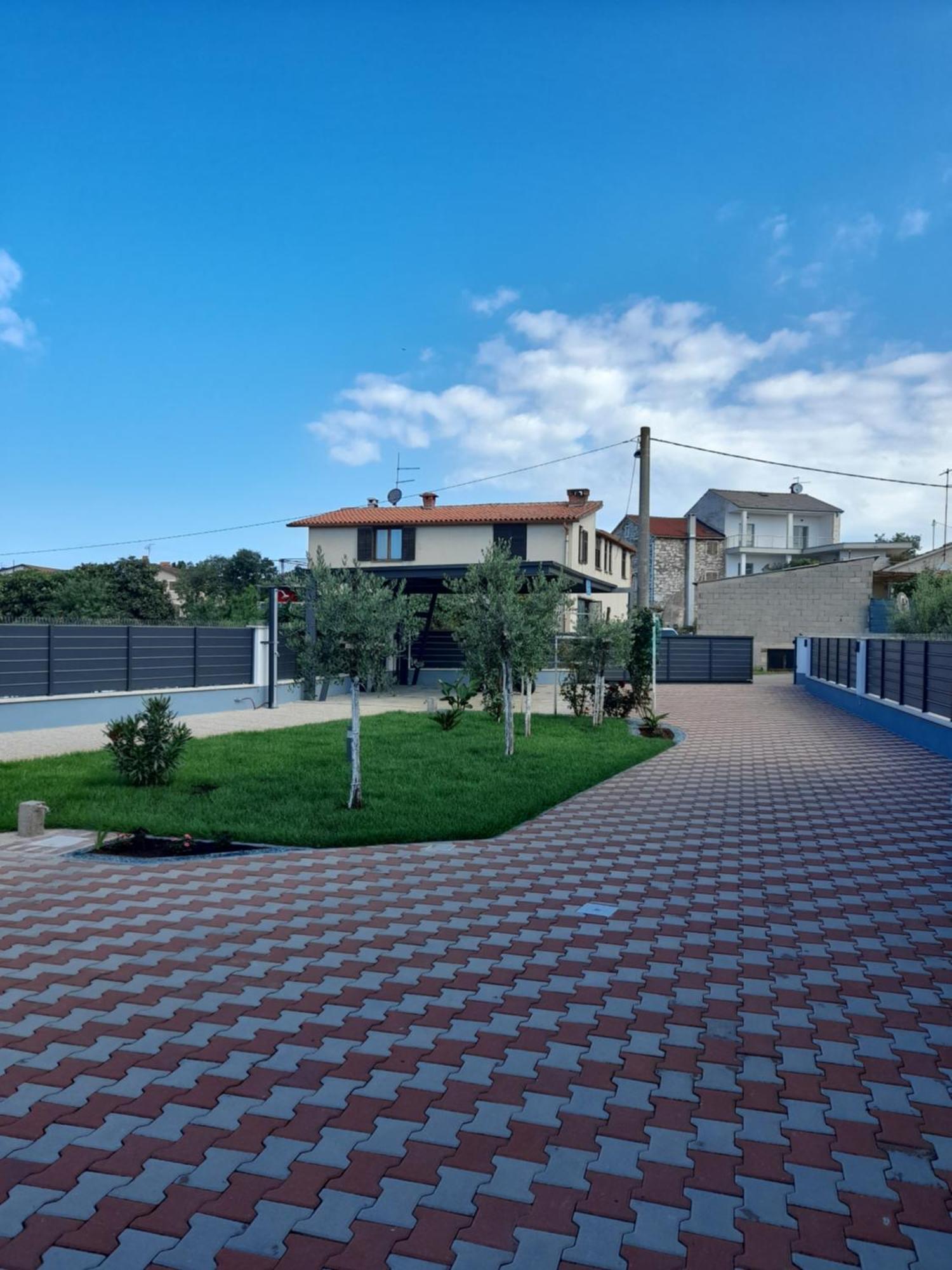 Apartments Donella Umag Exterior foto