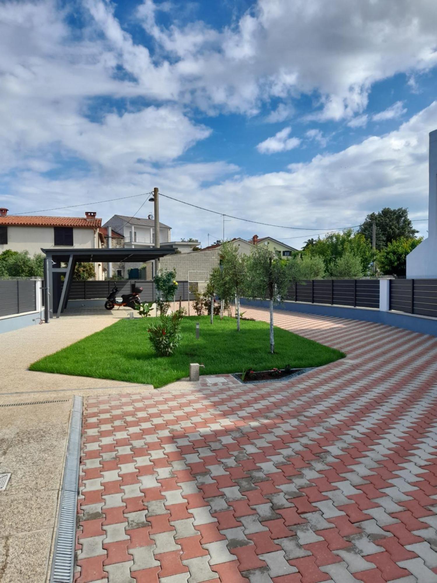 Apartments Donella Umag Exterior foto